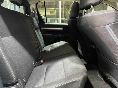2025-Toyota-Hilux-24-GD-6-Raider-4x4-Auto-Double-Cab_14