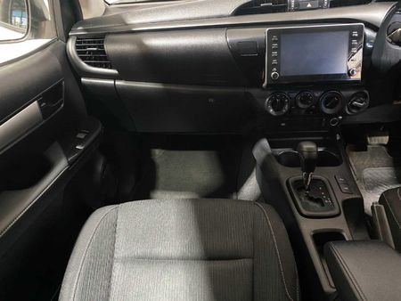 2025-Toyota-Hilux-24-GD-6-Raider-4x4-Auto-Double-Cab_19