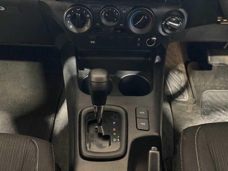 2025-Toyota-Hilux-24-GD-6-Raider-4x4-Auto-Double-Cab_24