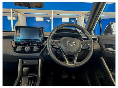 2024-Toyota-Corolla-Cross-18-XI_11