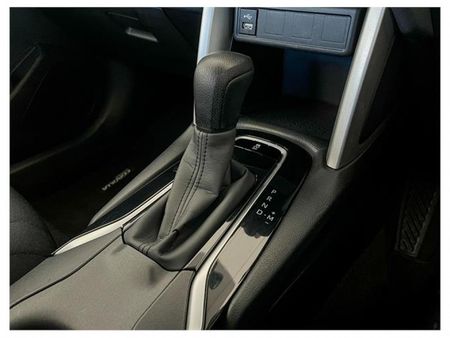 2024-Toyota-Corolla-Cross-18-XI_13