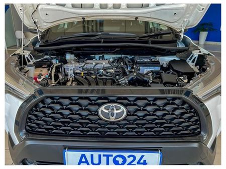 2024-Toyota-Corolla-Cross-18-XI_22