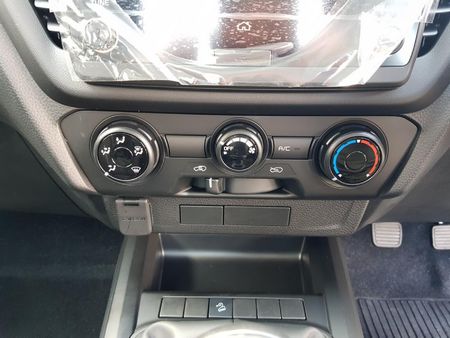 2026-Isuzu-D-Max-19-DDI-HR-L-Single-Cab_9