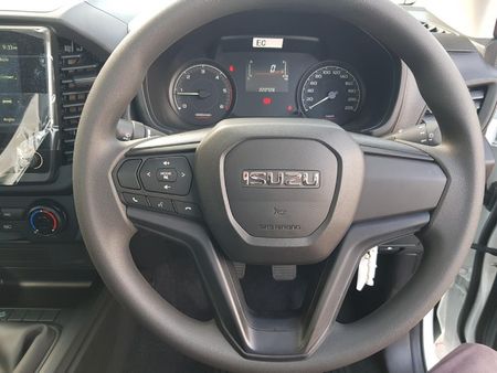2026-Isuzu-D-Max-19-DDI-HR-L-Single-Cab_13