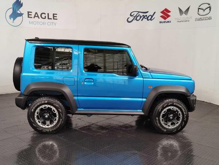 2025-Suzuki-Jimny-15-GLX-Auto_9