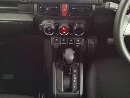 2025-Suzuki-Jimny-15-GLX-Auto_14