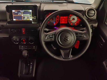 2025-Suzuki-Jimny-15-GLX-Auto_17