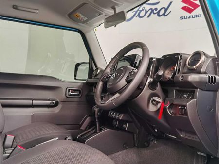 2025-Suzuki-Jimny-15-GLX-Auto_18