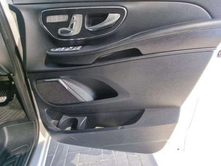 2016-Mercedes-Benz-V-Class-V-250-Bluetec-Avantgarde-Auto_15