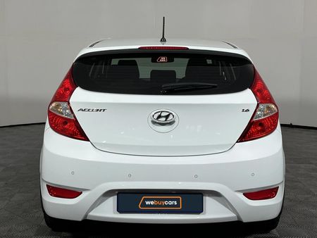 2016-Hyundai-Accent-16-Fluid-5-dr_14