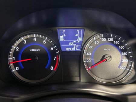 2016-Hyundai-Accent-16-Fluid-5-dr_2