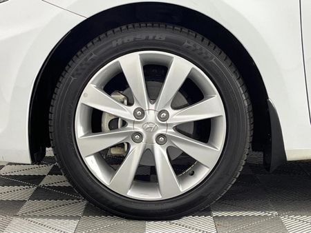 2016-Hyundai-Accent-16-Fluid-5-dr_4