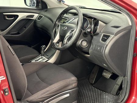 2011-Hyundai-Elantra-18-GLS-Executive-Auto_9