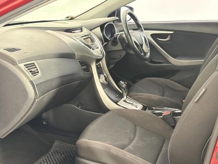 2011-Hyundai-Elantra-18-GLS-Executive-Auto_8