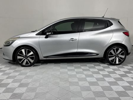 2014-Renault-Clio-IV-900T-Expression-5-dr-66kW_17