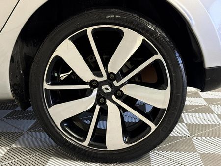 2014-Renault-Clio-IV-900T-Expression-5-dr-66kW_5