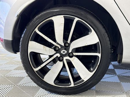 2014-Renault-Clio-IV-900T-Expression-5-dr-66kW_6