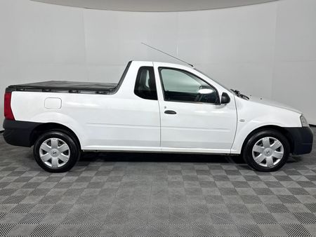 2021-Nissan-NP200-16-AC-Safety-Pack_13