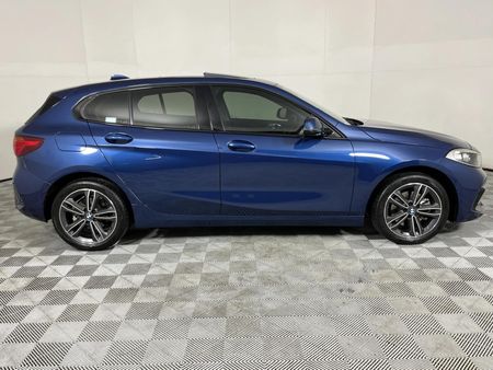 2021-BMW-1-Series-118i_16