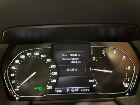 2021-BMW-1-Series-118i_2