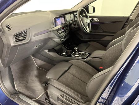 2021-BMW-1-Series-118i_8