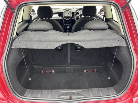2013-MINI-Hatch-One-16_11