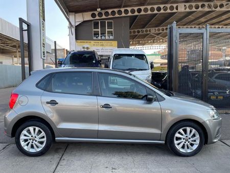 2024-Volkswagen-Polo-Vivo-14-Trendline-5-dr_3