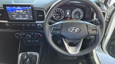2022-Hyundai-Venue-10-TGDI-Motion_9