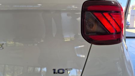 2022-Hyundai-Venue-10-TGDI-Motion_15