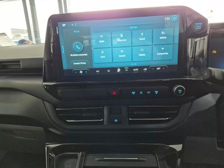 2025-Ford-Tourneo-Custom-20-TDCi-LWB-Trend-Auto_9
