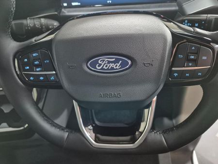 2025-Ford-Tourneo-Custom-20-TDCi-LWB-Trend-Auto_16