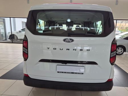 2025-Ford-Tourneo-Custom-20-TDCi-LWB-Trend-Auto_4