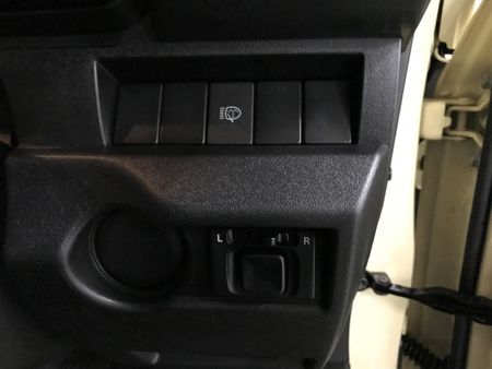 2022-Suzuki-Jimny-15-GLX-Auto_10