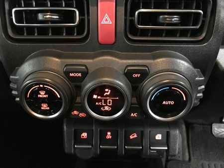 2022-Suzuki-Jimny-15-GLX-Auto_15