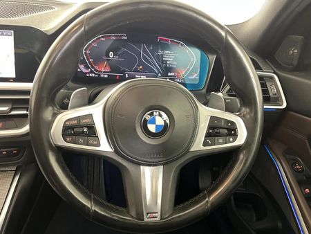 2019-BMW-3-Series-330i_13