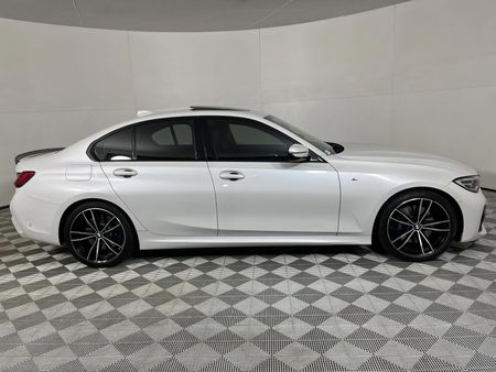 2019-BMW-3-Series-330i_18