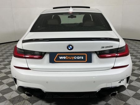 2019-BMW-3-Series-330i_19