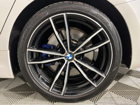 2019-BMW-3-Series-330i_4