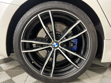 2019-BMW-3-Series-330i_6