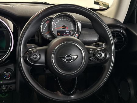 2019-MINI-Hatch-Cooper-Auto_10