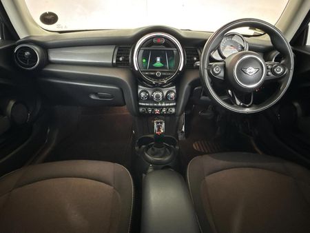2019-MINI-Hatch-Cooper-Auto_1