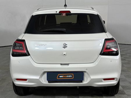 2025-Suzuki-Swift-12-GLX_17