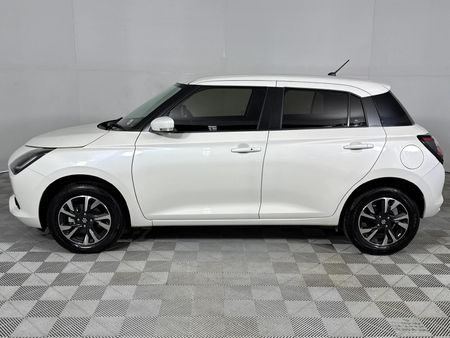 2025-Suzuki-Swift-12-GLX_18