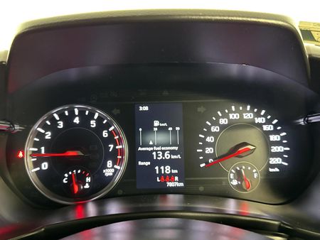 2025-Suzuki-Swift-12-GLX_2