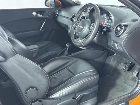 2015-Audi-A1-14-TFSI-3-dr-Ambition-Auto_7