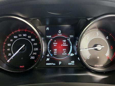 2019-Jaguar-E-Pace-D150-20D-HSE-110kW_2