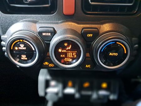 2025-Suzuki-Jimny-15-GLX-Auto_12