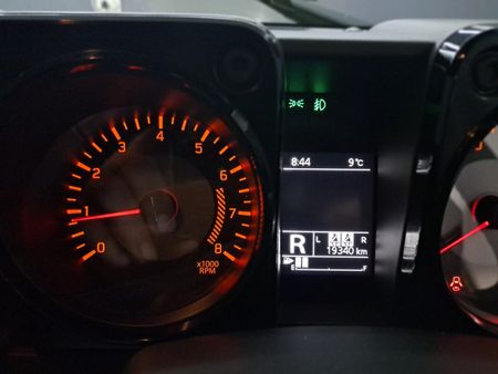 2025-Suzuki-Jimny-15-GLX-Auto_14