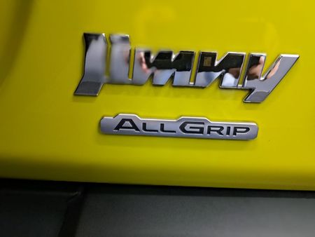 2025-Suzuki-Jimny-15-GLX-Auto_19