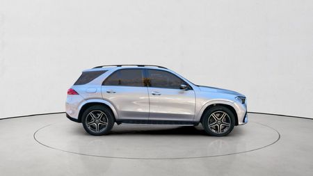 2024-Mercedes-Benz-GLE-450d-4Matic_2